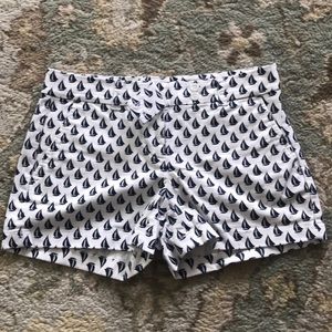 Super cute sailboat print Vineyard Vines shorts!!